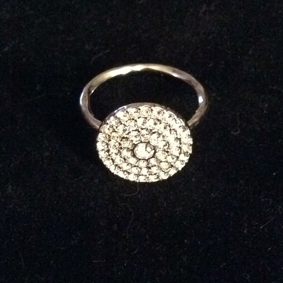 Jewelry - Stunning ring Circle Rhinestone Ring
